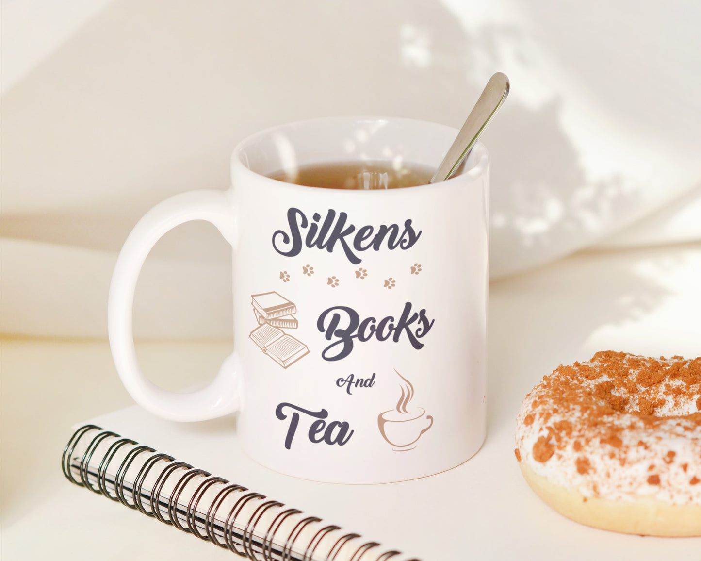 Keramiktasse "Lesender Barsoi / Silken Windhound"